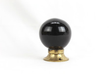 Antico vecchio pomello per