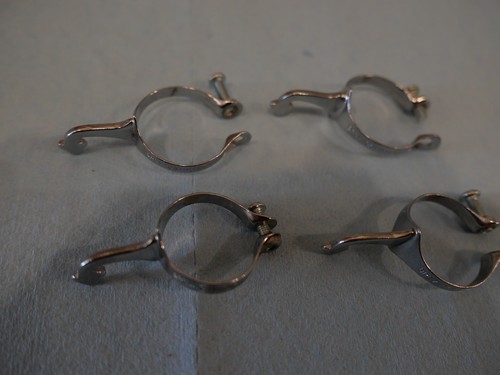 Clip pompa tipo - , freccia