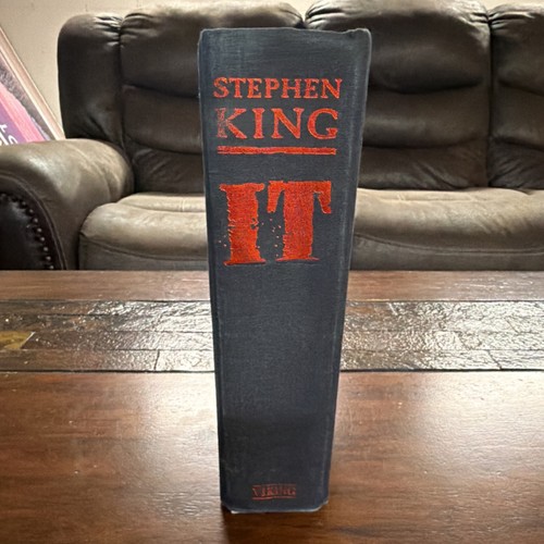 Stephen king hardcover - it,