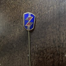 Zastava 600 750 stemma cofano