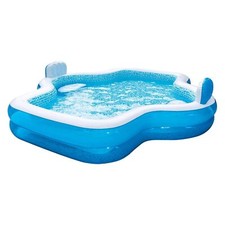 Elegante Piscina per Famiglie