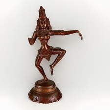 Antica statua dea danzante