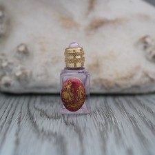 3.7 cm de haut, miniature de parfum vide, bouteille  en verre décor Frangonard