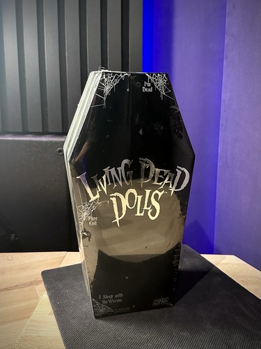 Mezco living dead - mezco, dolls
