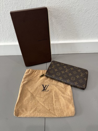 Louis vuitton monogram - louis, canvas