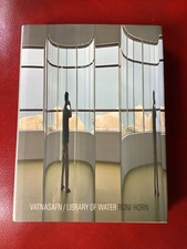 Roni HORN Vatnasafn / Library