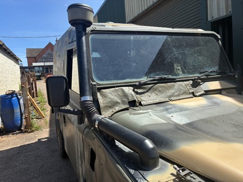 Land rover defender - rover,