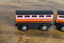 Treno giocattolo vintage in