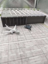 L'hangar con piattaforma è
