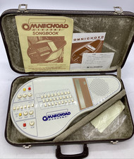 Suzuki Omnichord OM-27 con custodia e manuale modello d'epoca