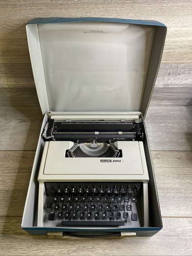Macchina scrivere vintage - da,