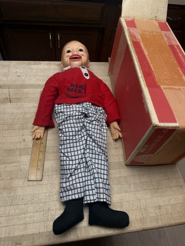 Manichino bambola ventriloquo