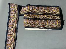 Due Bordi In Seta motivo con api e fiori Ricamati A Cornely 4,40 Mt 1,66 Mt