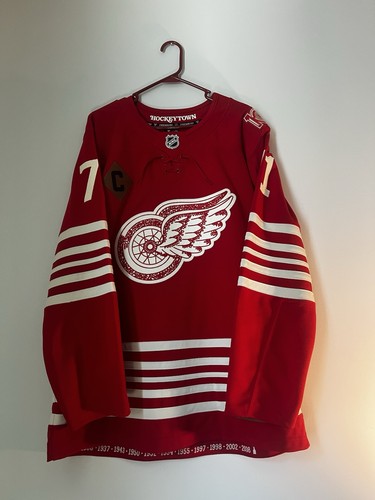 Dylan larkin men centennial - larkin,