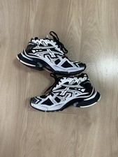 balenciaga runner