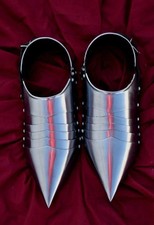 Coppia di scarpe corazzate