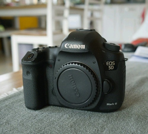 Canon eos mark - canon,
