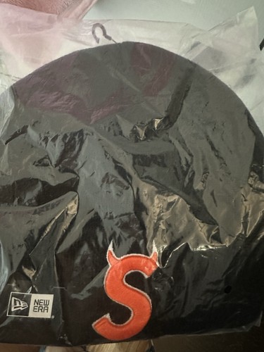 Berretto supreme new era con - supreme,