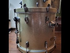 Salve vendo per questioni di inutilizzo batteria Pearl Maple Vision come nuova.