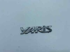 SCRITTA TOYOTA YARIS LOGO EMBLEMA SIGA BADGE FREGIO POSTERIORE ORIGINALE