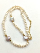 Collana Di Perle Donna, Di