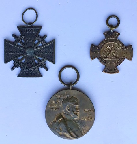 Lotto tre medaglie militari