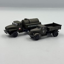 Set di 2 camion militari