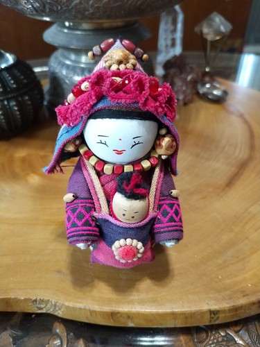Bambola costume nativo