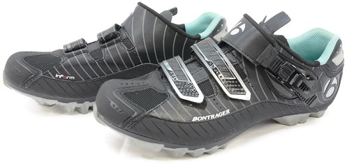 Scarpe con tacchetti - ,
