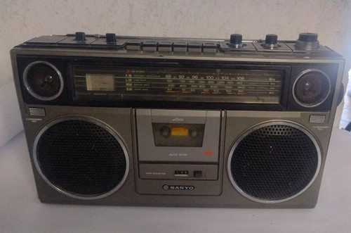 Boombox sanyo m9930lu - sanyo,