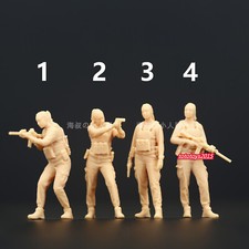 4pz 1/64 Police Girls Scene