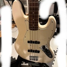 Fender Jazz Base Made In