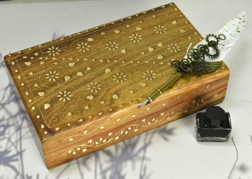 Scatola legno con trucioli - in,