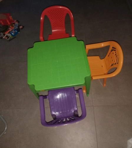 Tavolino con sedie bambini - con,