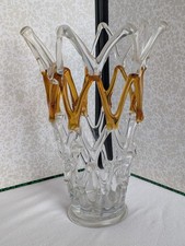 vase arabesque transparent de
