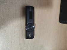 SONY WALKMAN NWZ-B173F NERO LETTORE MP3 RADIO FM REGISTRATORE 4GB DIGITAL MUSIC