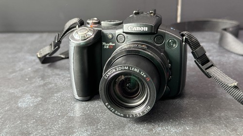 Canon powershot is - canon, s5