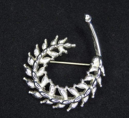Vintage monet curved feather - curved,