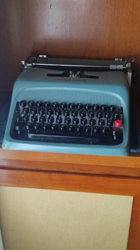 Macchina per scrivere - per,