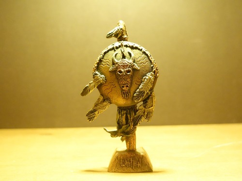 Statua totem bufalo nativi