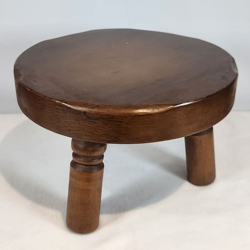 Sgabello vintage pesante tabù