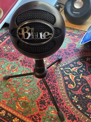 Blue snowball ice - ice, microfono
