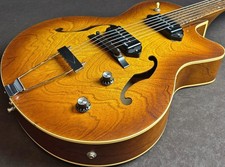 Godin 5th Avenue Kingpin II