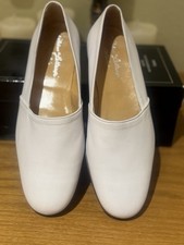 Pennino fatto a mano in Italia