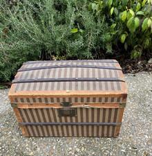 Ancienne malle Poupée