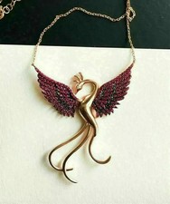 Ciondolo uccellino attraente