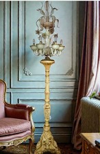 Imponente ed elegante piantana