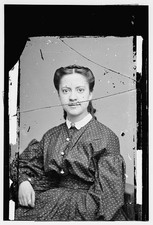 Photo:Louise Meyers,portrait