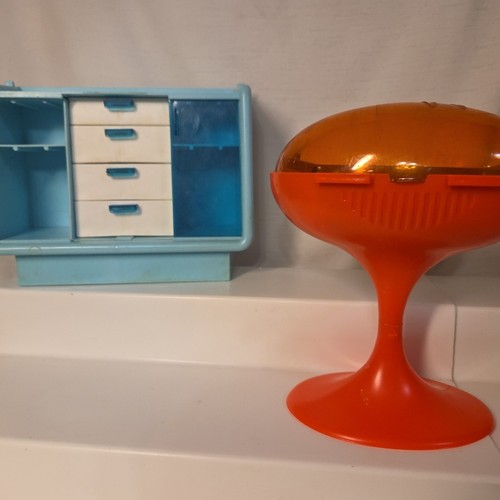 Vintage barbie dream house - vintage,