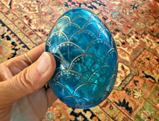 Uovo di cristallo blu Faberge'